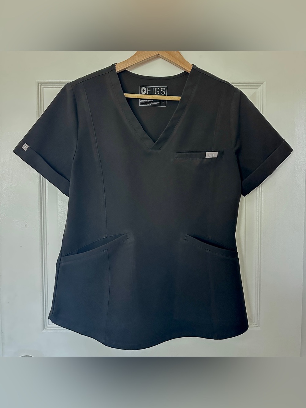 FIGS 3 Pocket Scrub Top